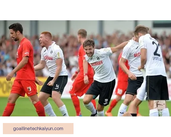 德甲最新转会汇总显示多队持续发力，竞争力增强值得关注。