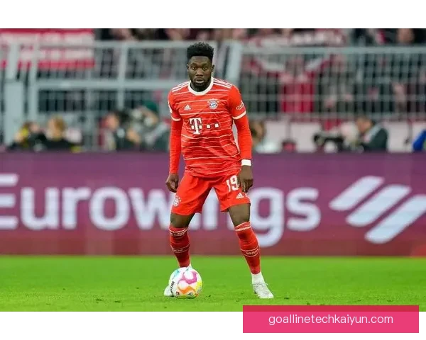 戴维斯边路表现持续提升，成为球队战术关键所在